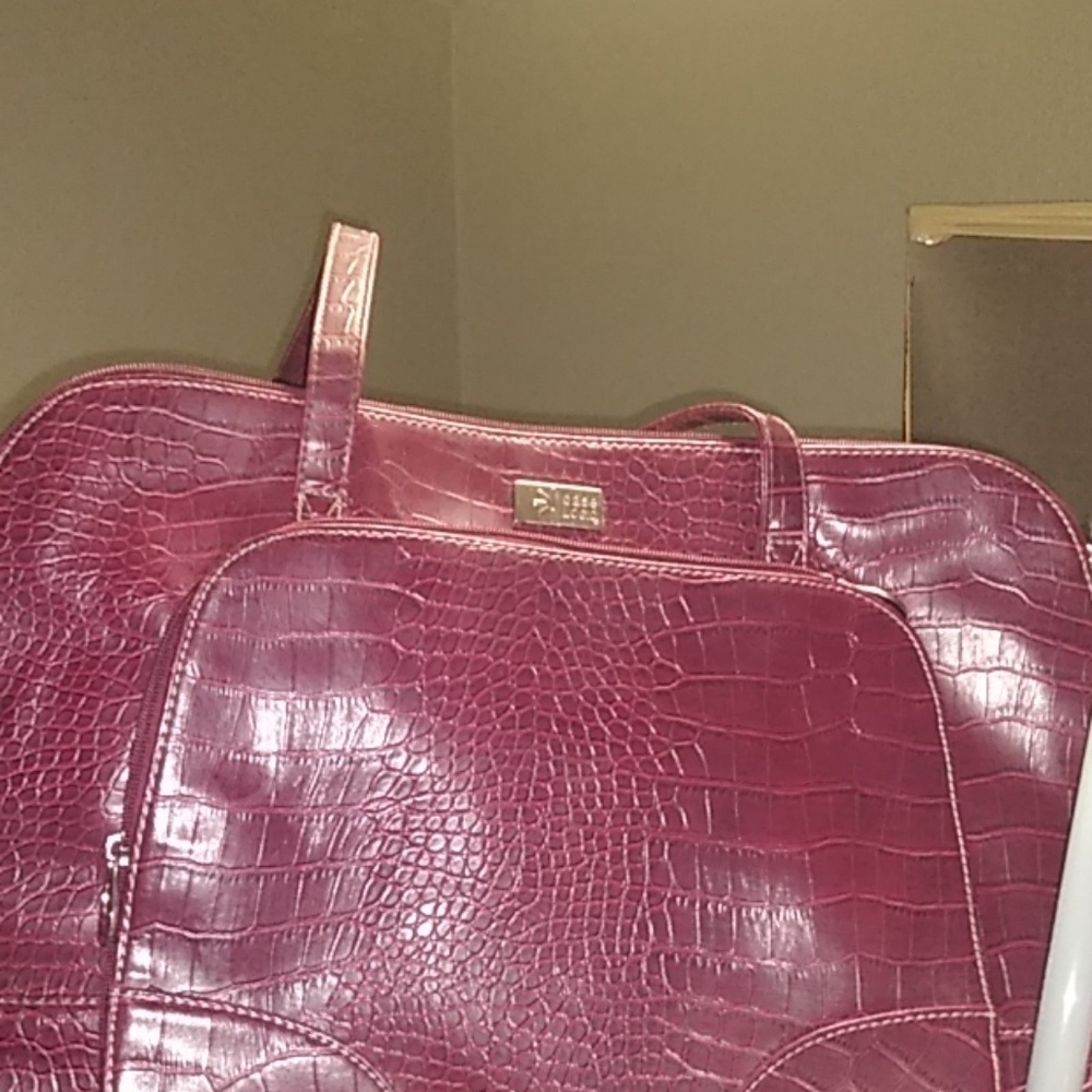 Women's Case logic purse